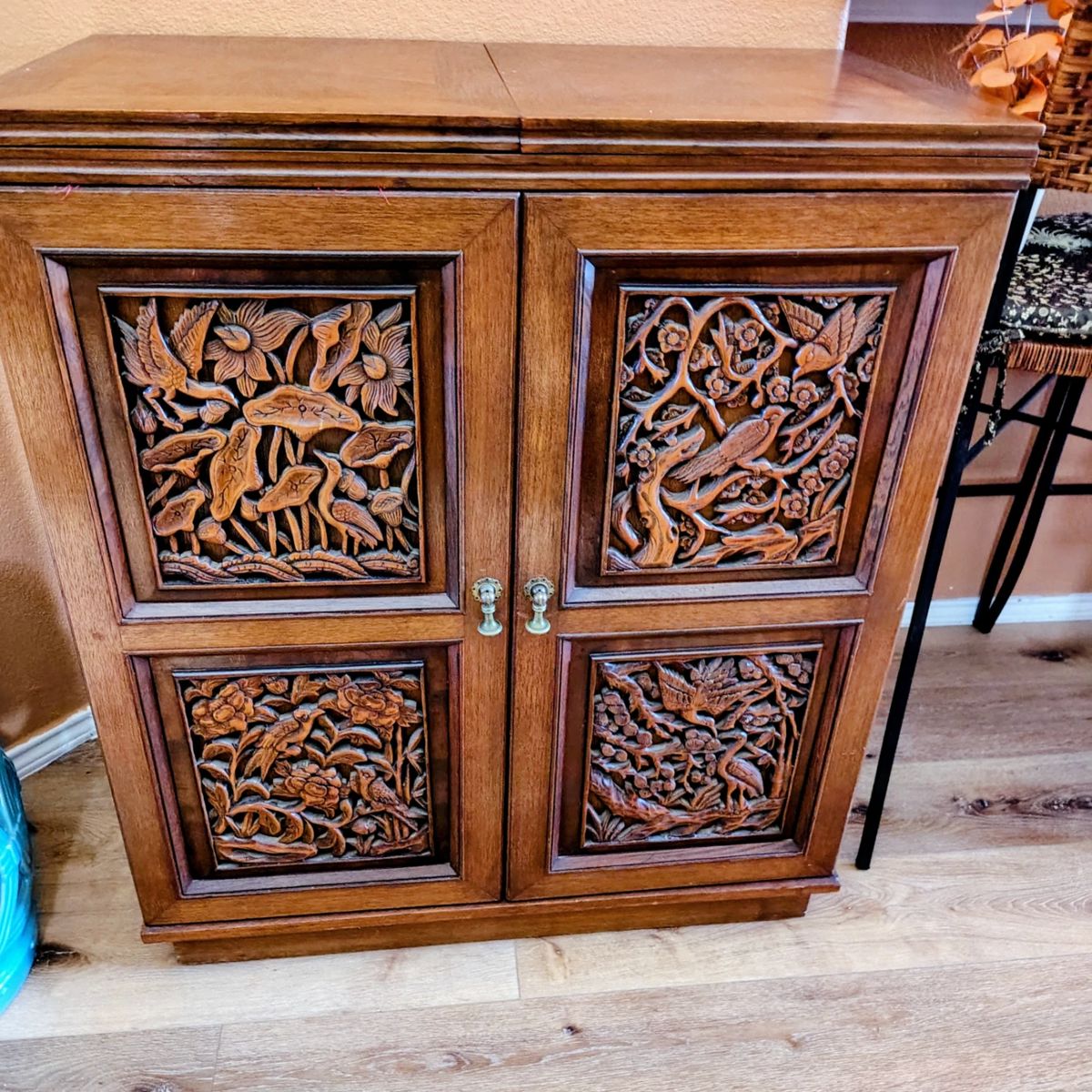 Antique Wood Bar purchased in 1973 in Guam.  Imported from Taiwan.