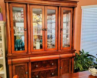 China Hutch, Table, and 6 Chairs