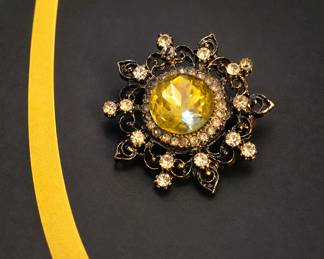 Brooches & Pins