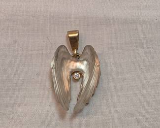 14k Gold And Diamond Angel Wings Pendant 