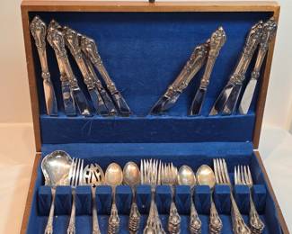 Lundt Eloquence Sterling Silver Flatware Set With Box