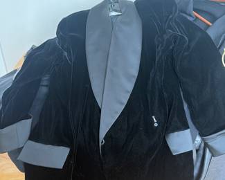 Black Tie Oleg Cassini