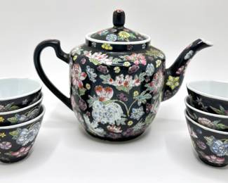 Vintage Chinese Famille Noire Porcelain Tea Set: Teapot & 6 Cups
Lot #: 102