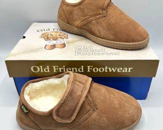 New In Box Old Friend Footware Adjustable Bootee Wide Slipper Men's Shoes Size 10 5E
Lot #: 70