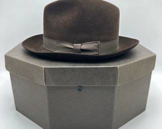 Vintage Borsalino Fedora Italian Felt Hat With Box, Size 7, Appears Unused
Lot #: 31