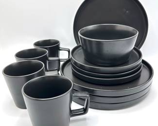 Stone & Lain Stoneware: 4 Dinner Plates, 3 Salad Plates, 4 Mugs & 1 Bowl
Lot #: 103