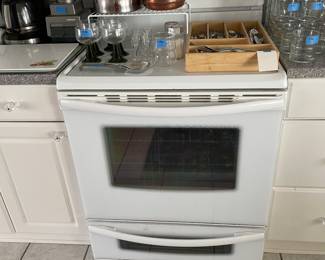 Frigidaire oven.