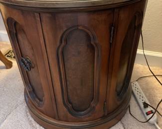 there are 2, with glass tops