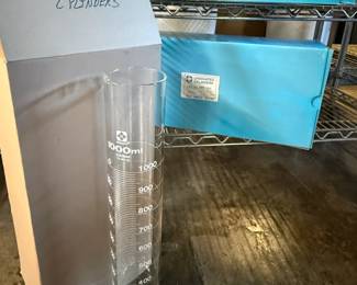 1000 mL Glass Graduated Cylinders by Sibata