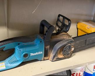 Makita Electric Chainsaw