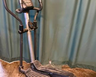 Gold's Gym Stride Trainer 380 Elliptical Machine 