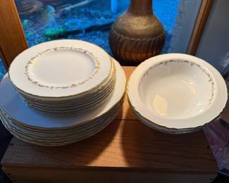 Royal Worcester "Gold Chantilly" Fine Bone China Dinnerware