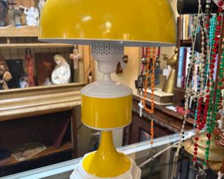 Underwriter's Laboratories MCM portable enameled lamp