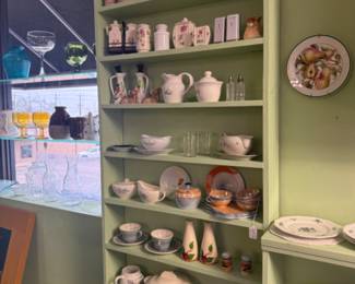 vintage kitchen items, we have a kitchen room at Red Queen's 