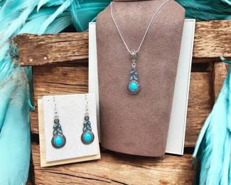 Bohemian Elongated Twist Pendant Necklace Earring Set