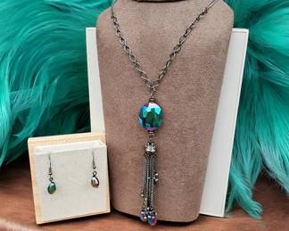 Fauceted Oil Spill Fring Necklace With Matching Earrings