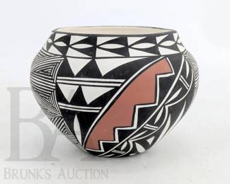 ACOMA POT SIGNED