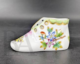 HEREND HANDPAINED SHOE