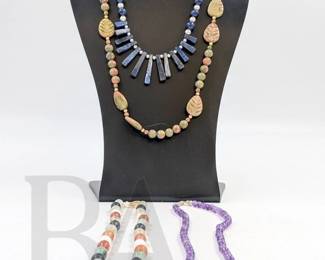 STONE BEADED NECKLACE