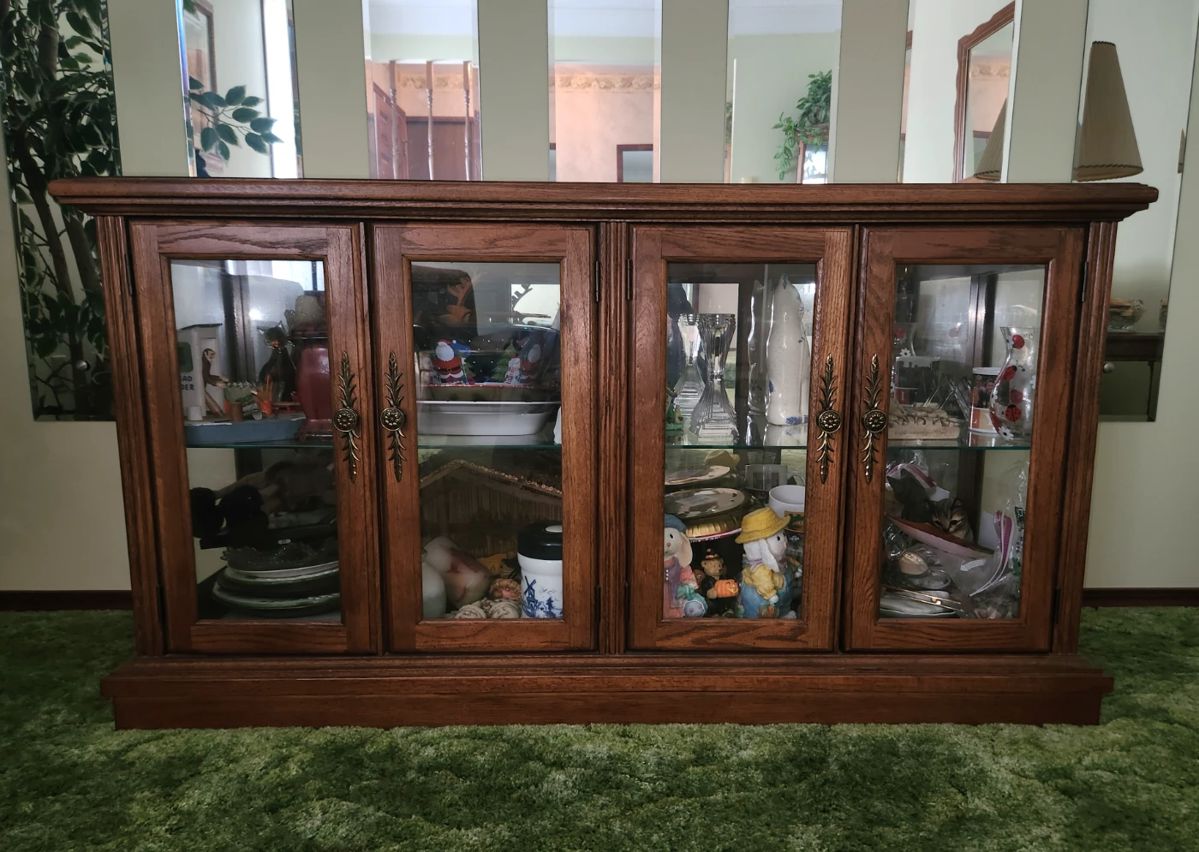 Lighted curio console