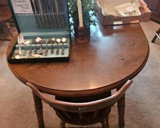 Dinning Table With 4 Chairs