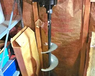 StrikeMaster Lazer Mag Gas Powered Auger, Like New Hardly Used!