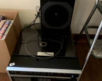 #192	Magnavox Vtg. Stero System w/turntable	 $45.00 
