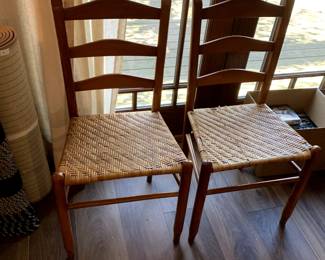 #193	4 Ladder Back Dining Chairs w/basket weave Seats	 $80.00 
