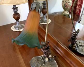 #58	Tulip Tiffany Style Table Lamp - 16" tall	 $30.00 
