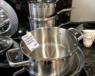 #35	Duxtop Prostainless Triple Layer Induction 10 pc cookware Set	 $200.00 
