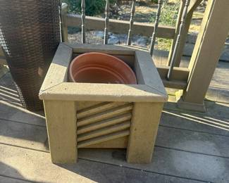 #229	Composite Wood Pot Holder 17x17x14 	 $20.00 
