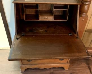 #186	Wood Drop-Front Desk w/cubbies and 3 Drawers - 28x19x39	 $75.00 
