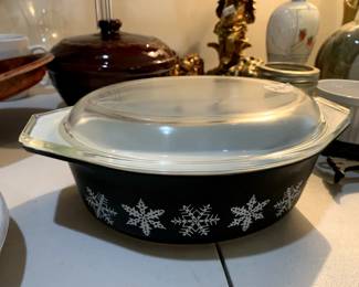 #194	Black Snowflake Pyrex Dish	 $25.00 
