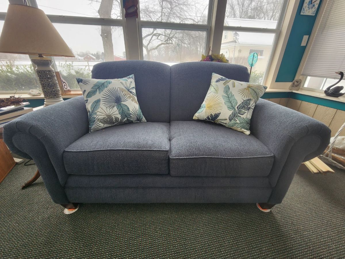 Broyhill navy loveseat 