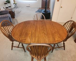 Nichols & Stone oak dining table and 4 chairs