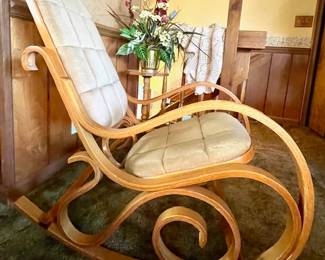 085 CEL College Green