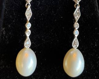 090 CEL College Green