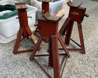 Jack stands