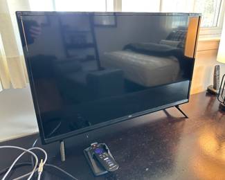 32" flatscreen TV