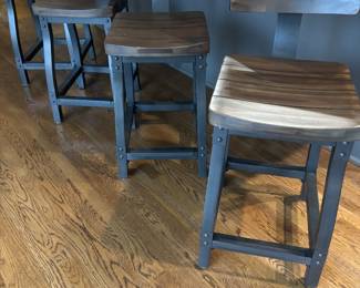 Four metal/wood barstools brand to come 