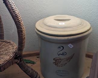 Red Wind #2 crock with lid