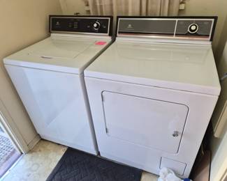 Maytag Washer & Dryer - In excellent condition!