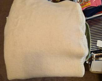 AaBe Marino Wool Blanket