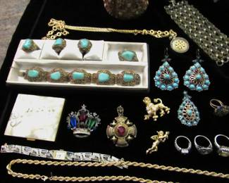 Several nice vintage turquoise & silver pieces