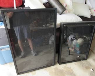 Hanging display boxes