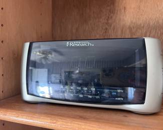 EMERSON AM/FM ALARM CLOCK RADIO