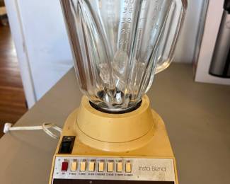 HAMILTON BEACH INSTA BLEND BLENDER