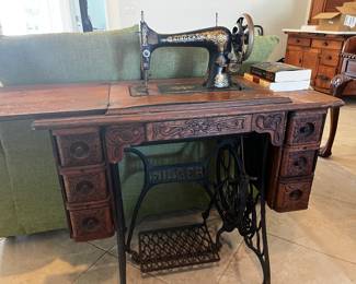 1900 singer treadle sewing machine with wooden cabinet 