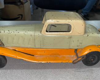 Very cool 1932 toy car