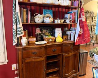 Universal Furniture French Country Server With Bakers Rack